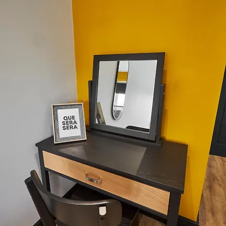 The Believe Boutique * レッドカー