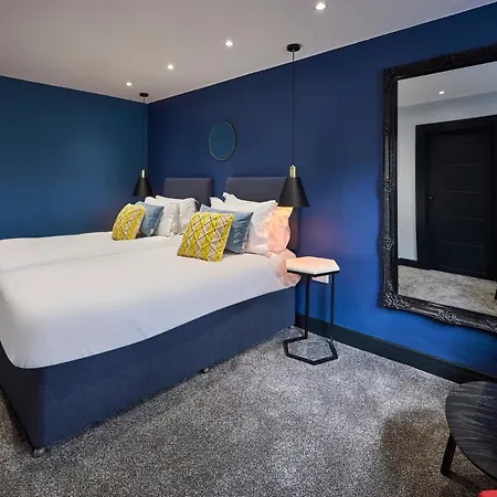 The Believe Boutique * レッドカー